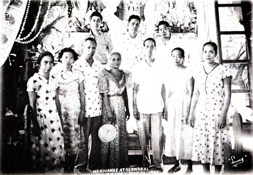 photo-of-the-members-of-the-grupo