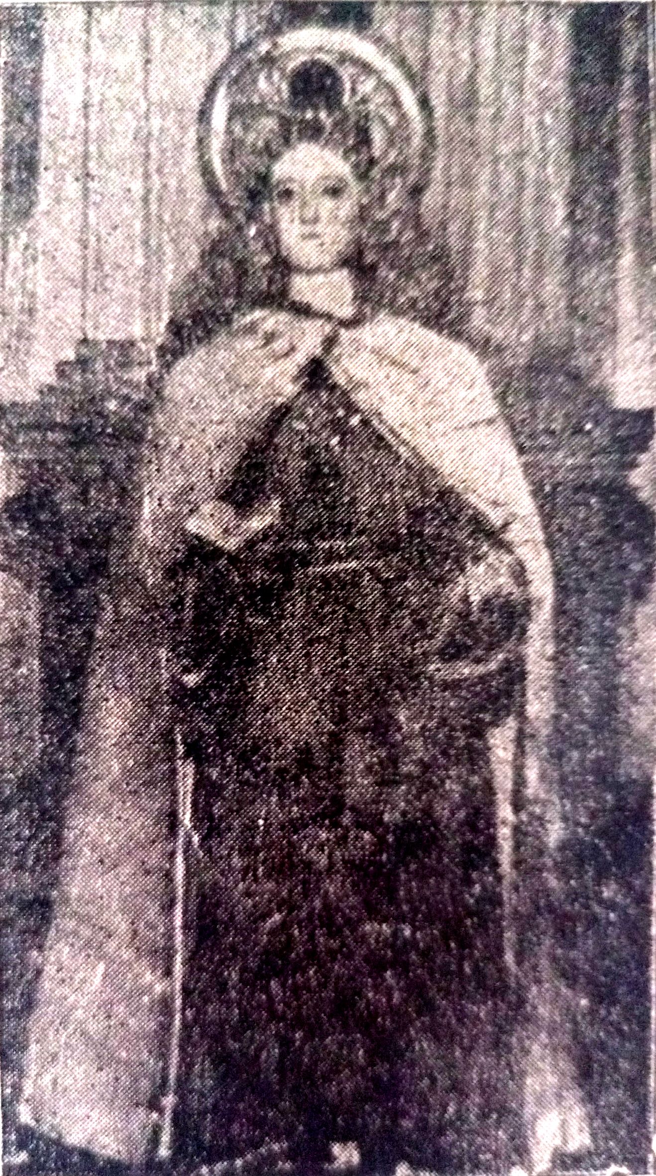 the-photo-of-the-single-st-anne